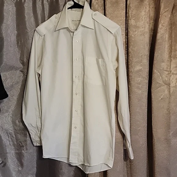 Button down - Picture 2 of 3